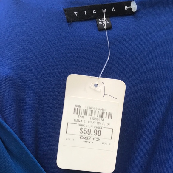 TIANA MAXI DRESS - Picture 9 of 9